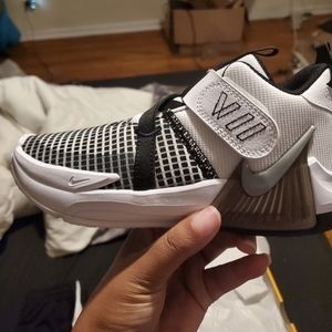 Lebron Witness VII size 1 Year